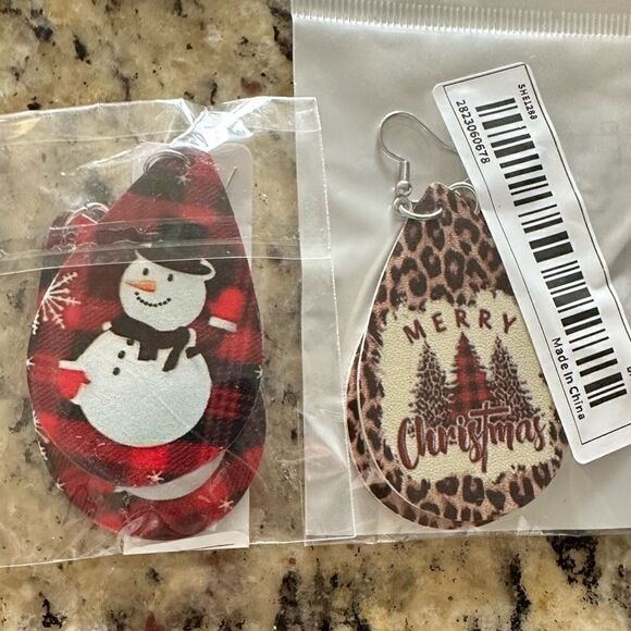 NWT 2 pair Christmas Holiday Santa Tear Drop Earrings Dangle Leopard Print Trees - Picture 2 of 6